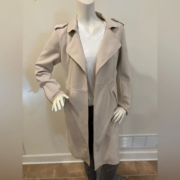Tahari Light Beige Faux Leather Trench Coat with Waist Tie, Size Medium - Picture 11 of 16